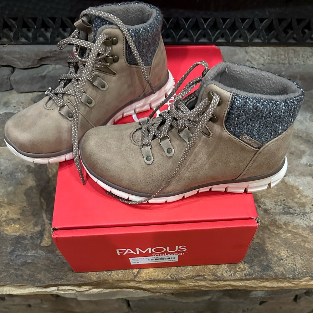 Sketchers Synergy Cold Daze Boots.   Size 7.5.  New With Box. Never worn.  7.5.